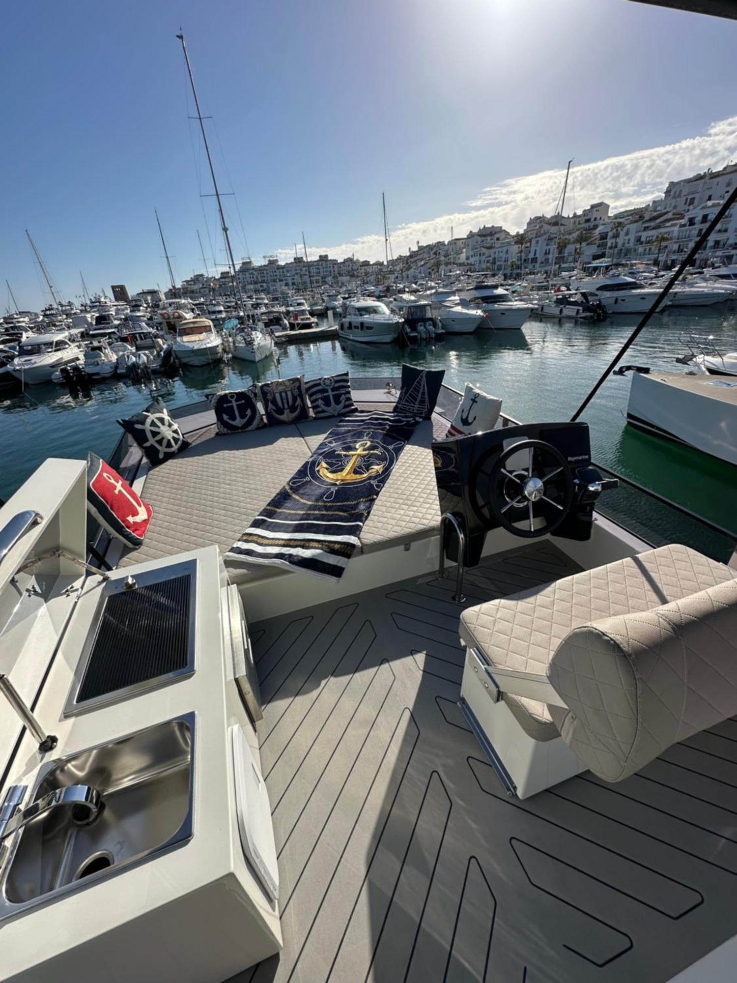 Puerto Banus Yacht Sky&sea *