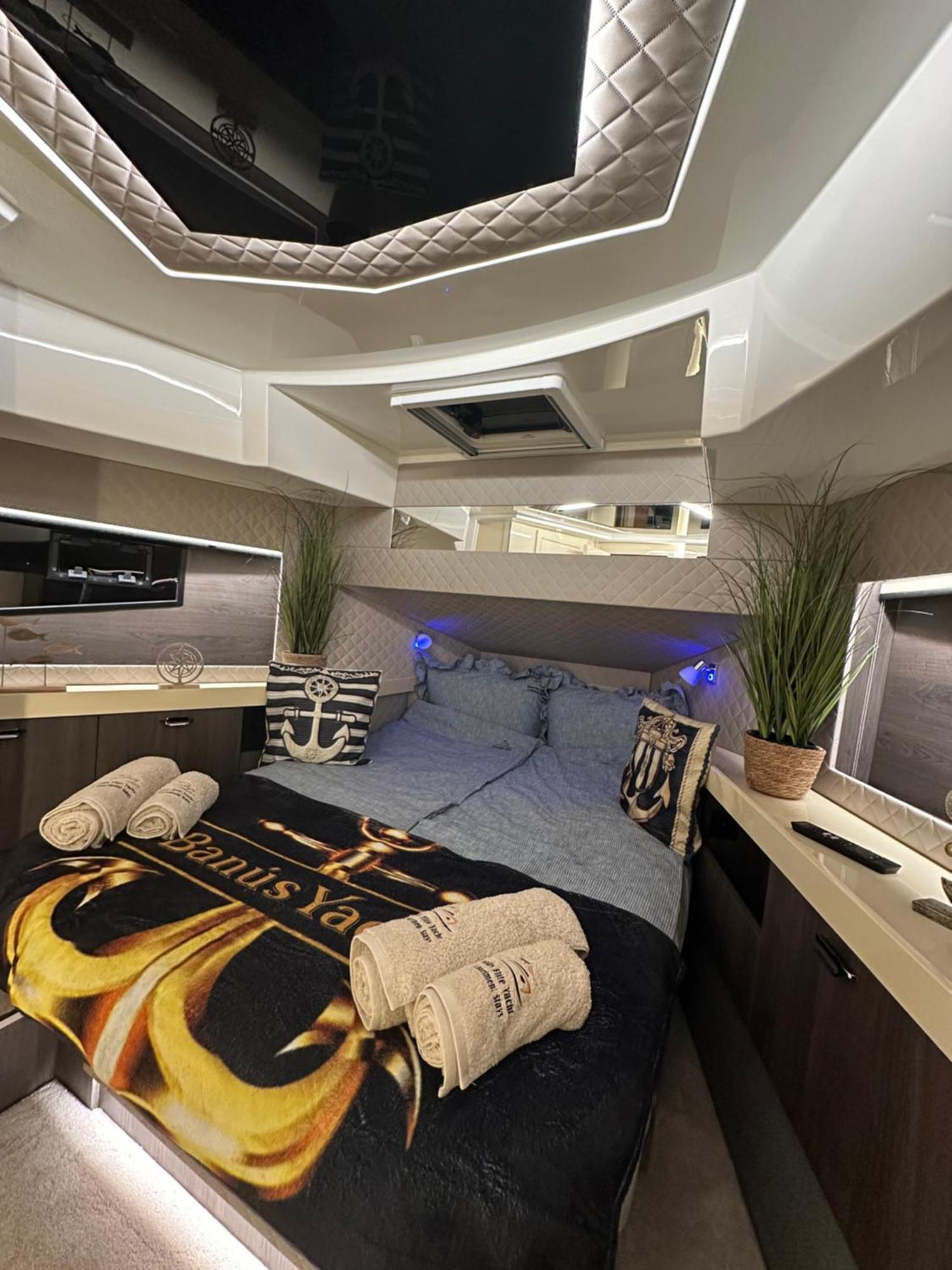 Puerto Banus Yacht Sky&sea